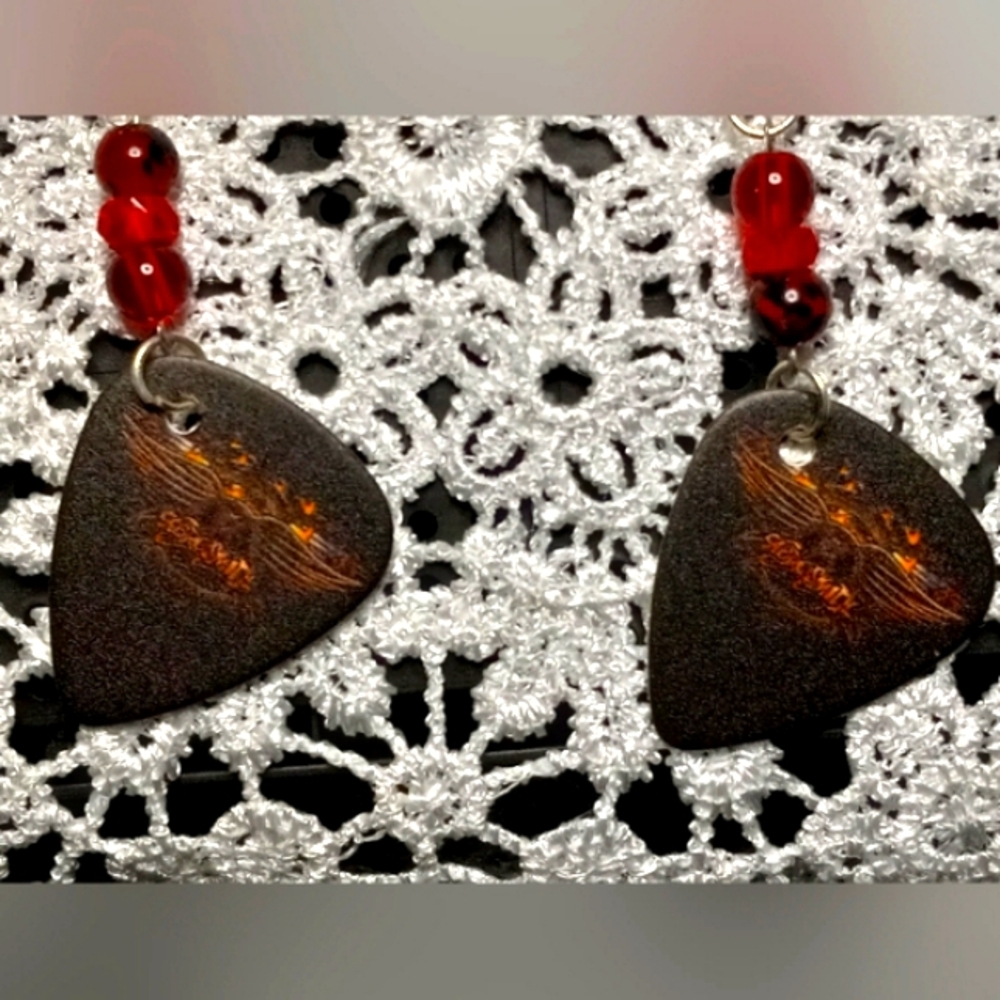 Guitarpick Earrings (Aerosmith)